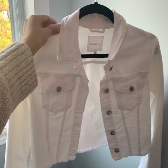 ❌SOLD❌Dynamite Cropped white denim jacket - Picture 6 of 8